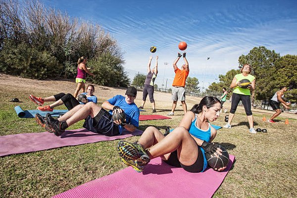 Faites le plein d'énergie avec notre fitness camp dynamique!